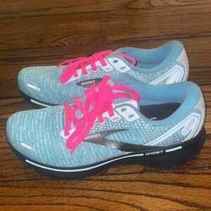 Brooks Women's Athletic Shoes - Teal and Pink